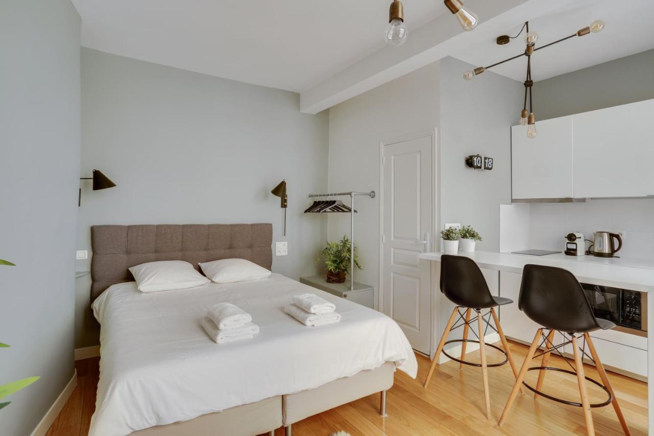 Charmant Studio Au Coeur De Paris Pour 2 Personnes By Weekome ภายนอก รูปภาพ
